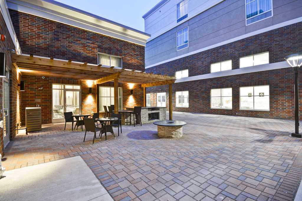Homewood Suites By Hilton Warren Detroit Exterior photo